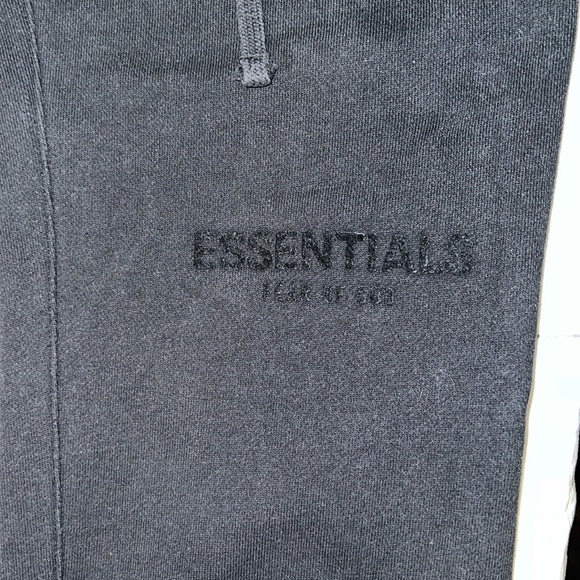 Fear of God Essentials sweatpants. Size M. - Picture 3 of 4